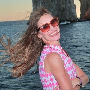 Meet your Posher, Traci